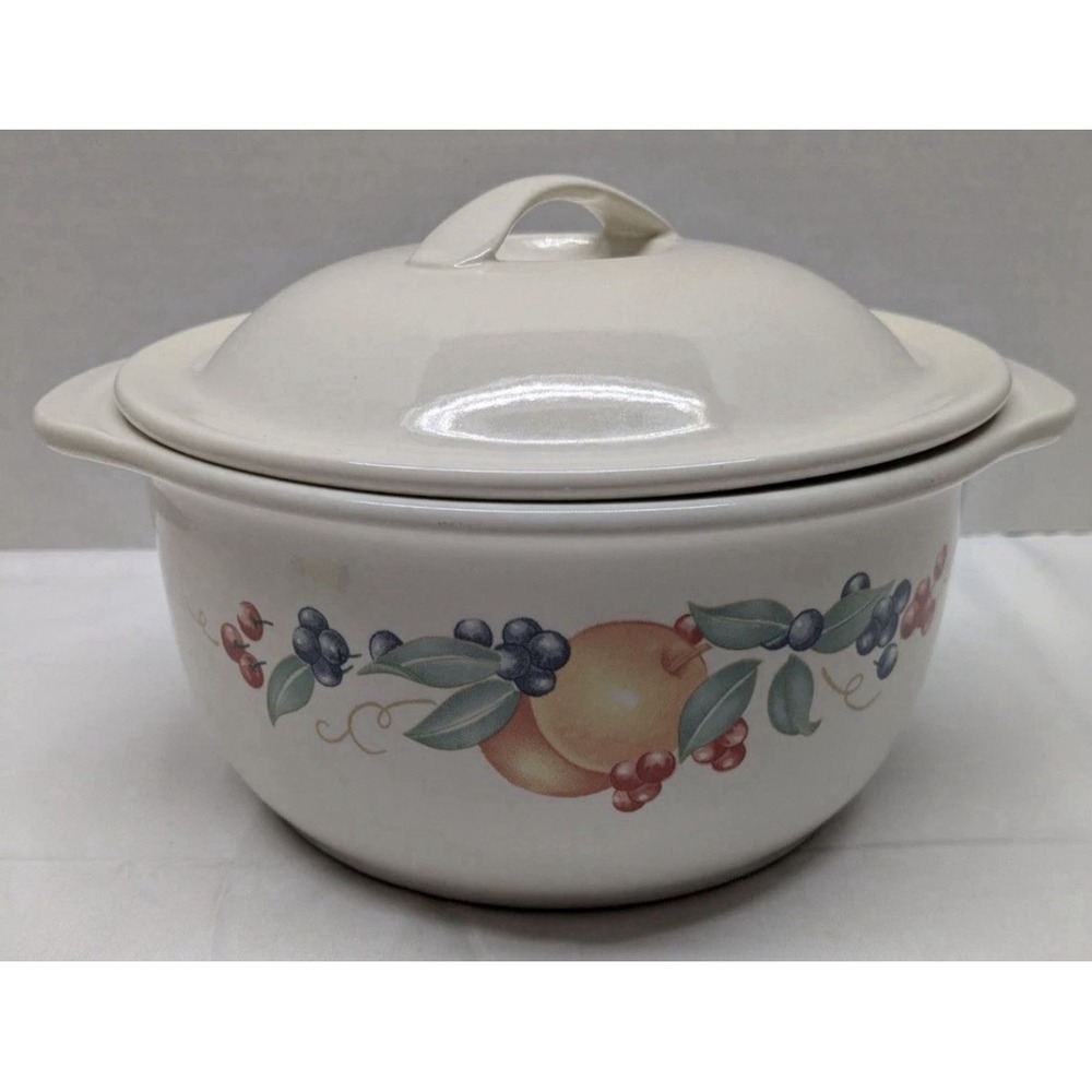 CORELLE Coordinates Abundance Fruit 1.5 Qt Round Covered Casserole EUC
